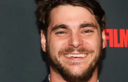 RJ Mitte, astro de Breaking Bad, morre aos 34 anos ap�s falecimento em Texas