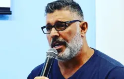 Alexandre Frota fica chateado ao ver Maur�cio Mattar rindo de seu apoio a Lula