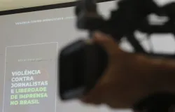 55 jornais independentes publicam texto unido para defender a democracia contra Fl�vio Bolsonaro