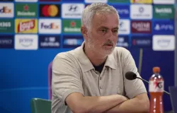 Mourinho perde a paci�ncia: 'Isso � sem vergonha', critica puni��o de Vini Jr.