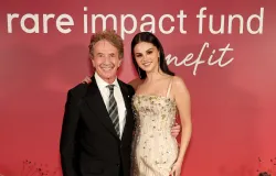 Selena Gomez e Martin Short criam pr�mio em mem�ria da filha do ator, morta por suic�dio
