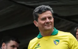 Moro n�o vota fim da escala 6x1 por estar em campanha com Fl�vio