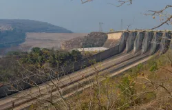 Previs�o de aumento na conta de luz do Brasil sobe para 4,9% em outubro