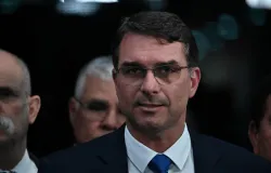 Fl�vio Bolsonaro garante que n�o disputar� reelei��o caso seja eleito presidente