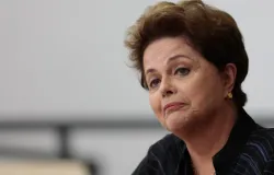 Mulheres precisam se vestir como homens para ter poder?