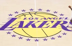 LeBron James, aos 41 anos, inicia a 24� temporada na NBA e vai atr�s do quinto t�tulo