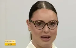 Apresentadora do Bom Dia Macei� chora no ar ao avisar que ficar� afastada da TV para tratamento de sa�de