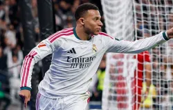 Raphinha pode voltar ao time titular do Barcelona contra o PSG nesta ter�a-feira