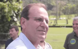 Eduardo Paes ataca de volta e promete v�deo para ajudar Lula a vencer Fl�vio Bolsonaro