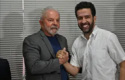 Deputado sai do hospital elogia Lula e diz que presidente n�o precisa de redes sociais