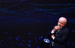 Lula usa aumento de benef�cio para ganhar elei��o, critica colunista
