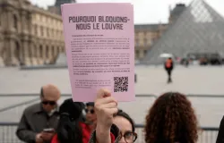 Fran�a fecha museus e mobiliza 70 mil policiais para conter novos protestos