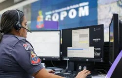 Pol�cia salva mulher marroquina que acenou sinal de socorro pela janela na zona norte de SP