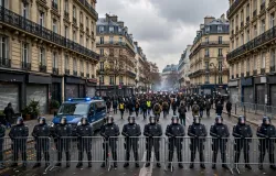 Fran�a entra em modo de emerg�ncia com 70 mil policiais para conter nova onda de protestos