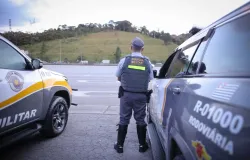 Pol�cia apreende meia tonelada de drogas no interior de SP e prende motorista