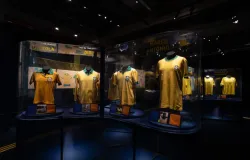 �ltima chance: veja as camisas de Pel�, Ronaldo e Vini Jr. no Museu do Futebol