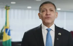 TSE desmente Fl�vio Bolsonaro: fiscais n�o foram expulsos da sala-cofre