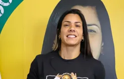 Deputada mais votada do Rio prop�e demitir funcion�rios que apoiaram Lula