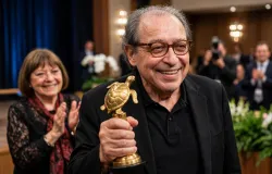 Ruy Castro leva pr�mio principal de literatura no Brasil pela segunda vez