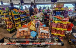 Gastos das fam�lias no mercado seguem subindo, mesmo com contas apertadas