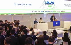 Governo vende 8 contratos para transportar energia el�trica e cria 20 mil empregos