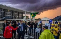 Tempestade pol�tica no Brasil ap�s medidas de Trump e STF