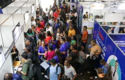 Feira oferece emprego e ajuda a contratar em Teresina
