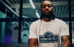 Ahmad Tea escolhe jogador de futebol como embaixador global