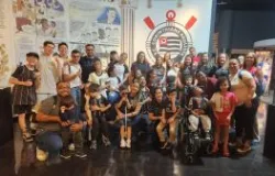 Corinthians recebe crian�as e adolescentes com defici�ncia visual para visita guiada
