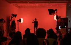 Rihanna volta aos holofotes com novos detalhes sobre �lbum e turn� em 2026