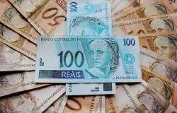 Brasil busca crescimento econ�mico com reformas e desafios financeiros