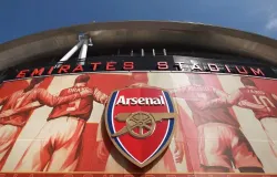 Arsenal renova com Emirates: milh�es garantidos at� 2033