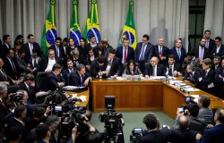Com apoio do governo, Congresso autoriza gasto de at� R$ 7 bi acima do teto