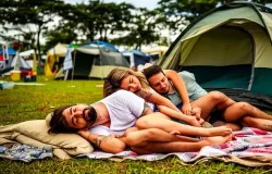 Andressa Suita mostra domingo de pregui�a e cochilo de Gusttavo Lima no camping ap�s show do marido em Barretos