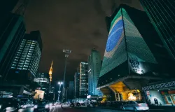 Inova��o e Regula��o: O Futuro da Tecnologia no Brasil e no Mundo