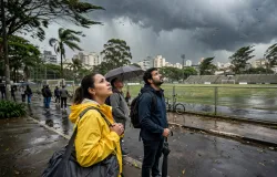 S�o Paulo segue em alerta de perigo para tempestades neste domingo (13)