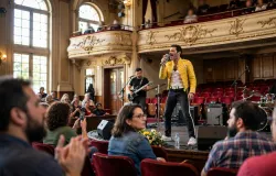 Queen Legend homenageia Freddie Mercury no Theatro Capit�lio em Varginha