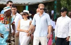 Pr�ncipe Harry e Meghan saem gritando de bar ap�s espera