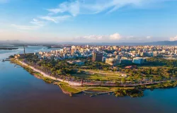 Previs�o do tempo em Porto Alegre com aguaceiros e m�xima de 20.9�C