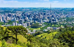 Previs�o do tempo em Curitiba nublado com m�xima de 25.1�C e 61% de chance de chuva