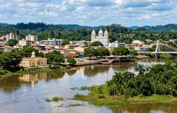 Previs�o do tempo em Rio Branco com parcialmente nublado, m�xima de 34.5�C e 84% de chuva