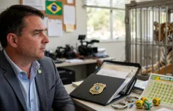 Resumo do Dia: Fl�vio lidera, PF investiga vaza, Mega-Sena e tigre no Resumo do Dia