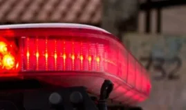 Homem paga lanche, depois estupra mulher e ataca filha de 5 anos em Mato Grosso