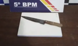 Briga por mulher termina com 'amigo' esfaqueado e preso em Rondon�polis