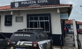 Homem � preso suspeito de estupro de vulner�vel contra a enteada em Ribeira do Pombal, na Bahia