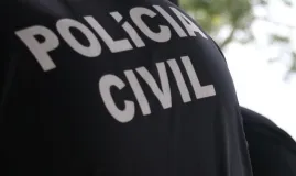 Suspeito de homic�dio em 2016 � preso ao tentar regularizar celular roubado em delegacia de Salvador