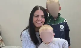 M�e de dois morre dias ap�s sofrer traumatismo craniano em acidente com rickshaw ap�s show no Dublin
