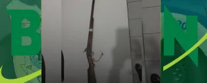 Homem foge e abandona arma de fogo ap�s avistar viatura da PM em Concei��o do Coit�