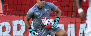 Ex-goleiro do Vit�ria, Deola, busca emprego como treinador no LinkedIn