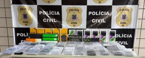 Pol�cia fiscaliza lojas e pega celulares em Teixeira de Freitas